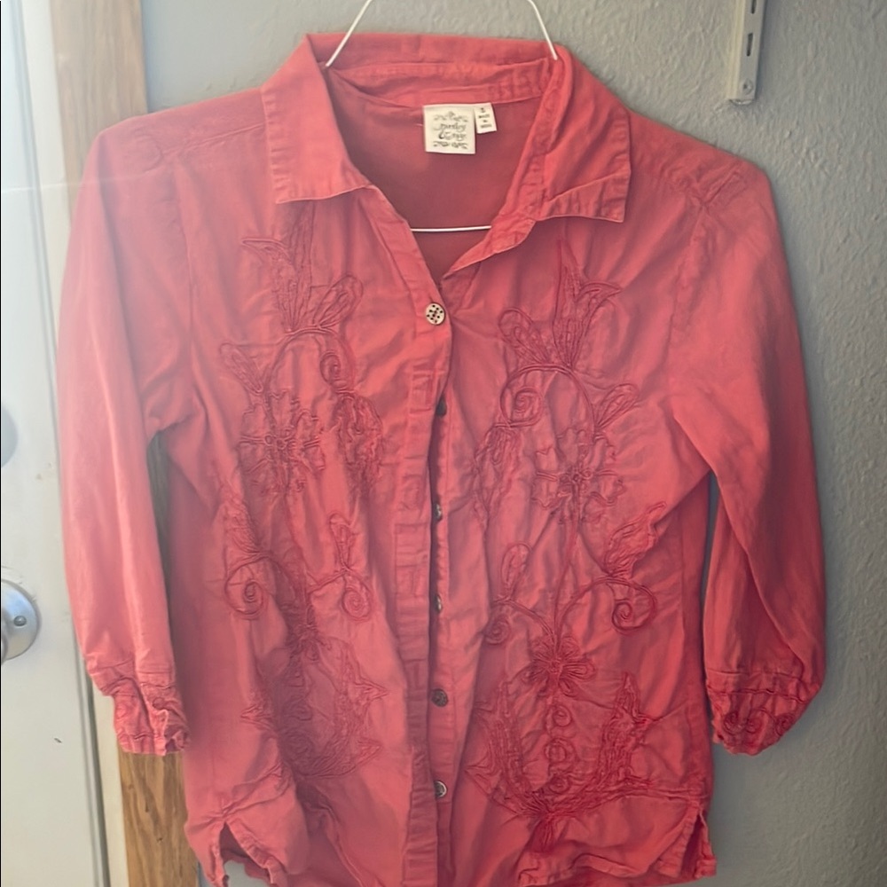 Parsley & Sage Pink Embellished Button Down Shirt Notched Collar